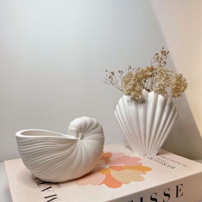 Decorative vase Snail shell