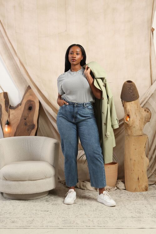 Relaxed Tapered Mom Jeans