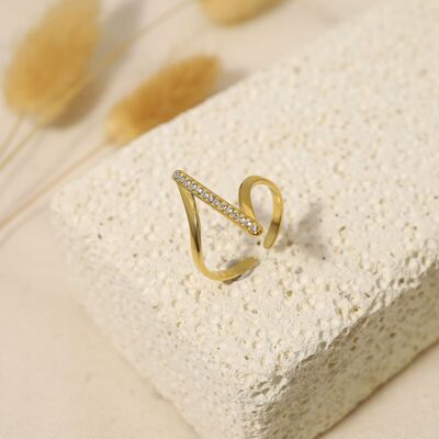 Adjustable gold ring with vertical rhinestone bar