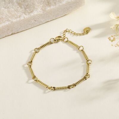 Golden chain and circle bracelet