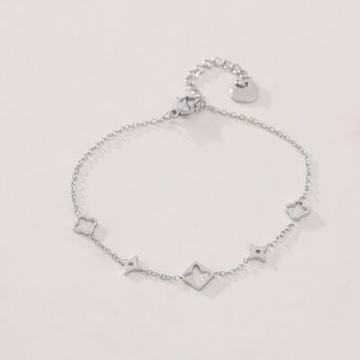 Silver chain bracelet with clover