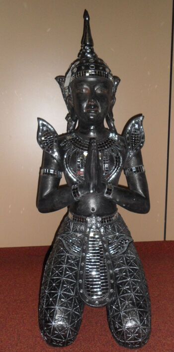 Bouddha en poly noir (L / H / P) 34x73x30cm