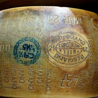 Parmigiano Reggiano DOP - 48 mois d'affinage prix/kg 1x Fromage