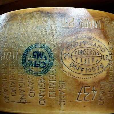 Parmigiano Reggiano DOP - 48 mois d'affinage prix/kg 1x Fromage