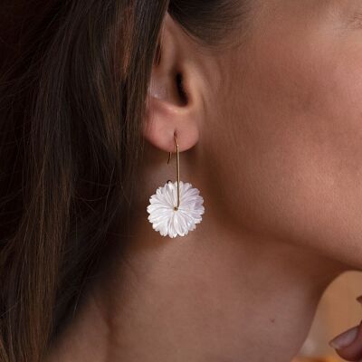 Souad earrings - pearly flower