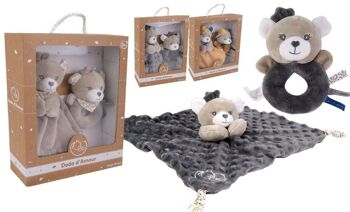 DODO D'AMOUR - Coffret Doudou Carré et Hochet - Ours - 052190 - Assortiment Gris Beige ou Moutarde - Polaire - Naissance - Peluche - Bébé - Rassurant - Doux - Lavable - 29 cm x 22 cm - À Partir de 0 mois 1