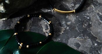Bracelet doré perles heishi en agate noire 2