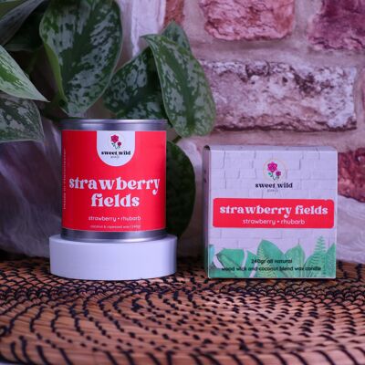 Candle Strawberry Fields - strawberry • rhubarb