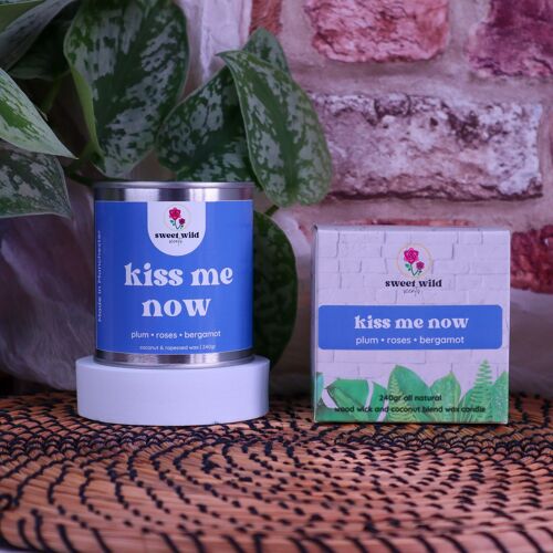 Candle Kiss Me Now  - plum • roses • bergamot