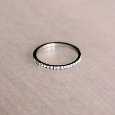Anello minimalista in acciaio mini zirconi – colore argento
