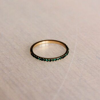 Bague minimaliste en acier mini zircones - couleur vert foncé/doré 1