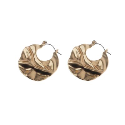 Hinged Earring With Wrinkled Crescent
