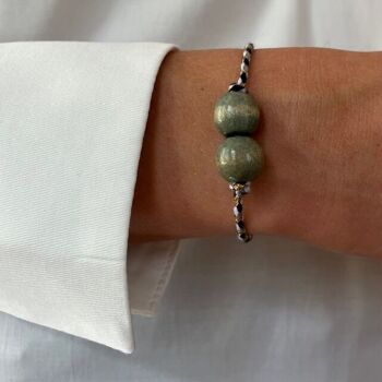 bracelet durable gris - taille unique - fabriqué à partir d'un collier existant du Népal 2