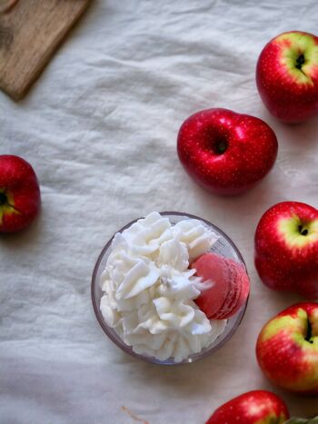 Bougie chantilly parfumée à la pomme d’amour 3