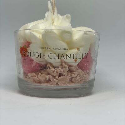 Candela chantilly alla fragolina di bosco