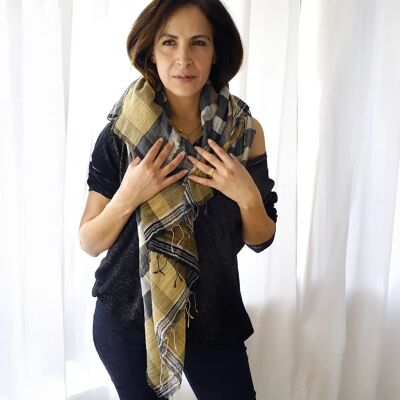 “CHES” LINEN, ORGANIC COTTON AND JUTE STOLE