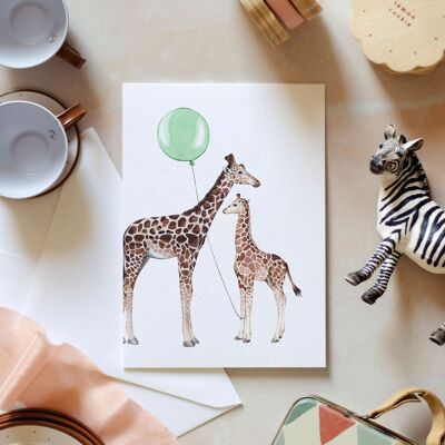 Nueva tarjeta de felicitación sostenible con acuarela de jirafa bebé