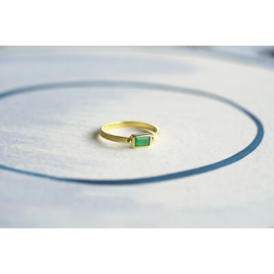 Anillo de oro de 18 kt con ónix verde