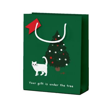 Le cadeau est sous le sac cadeau de l'arbre (8121)