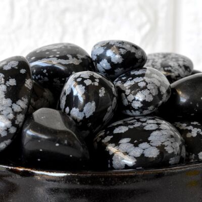 1 pieza de piedra rodada de obsidiana con forma de copo de nieve ~ Piedras rodadas curativas