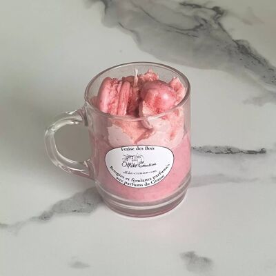 Bougie gourmande parfumée à la fraise des bois