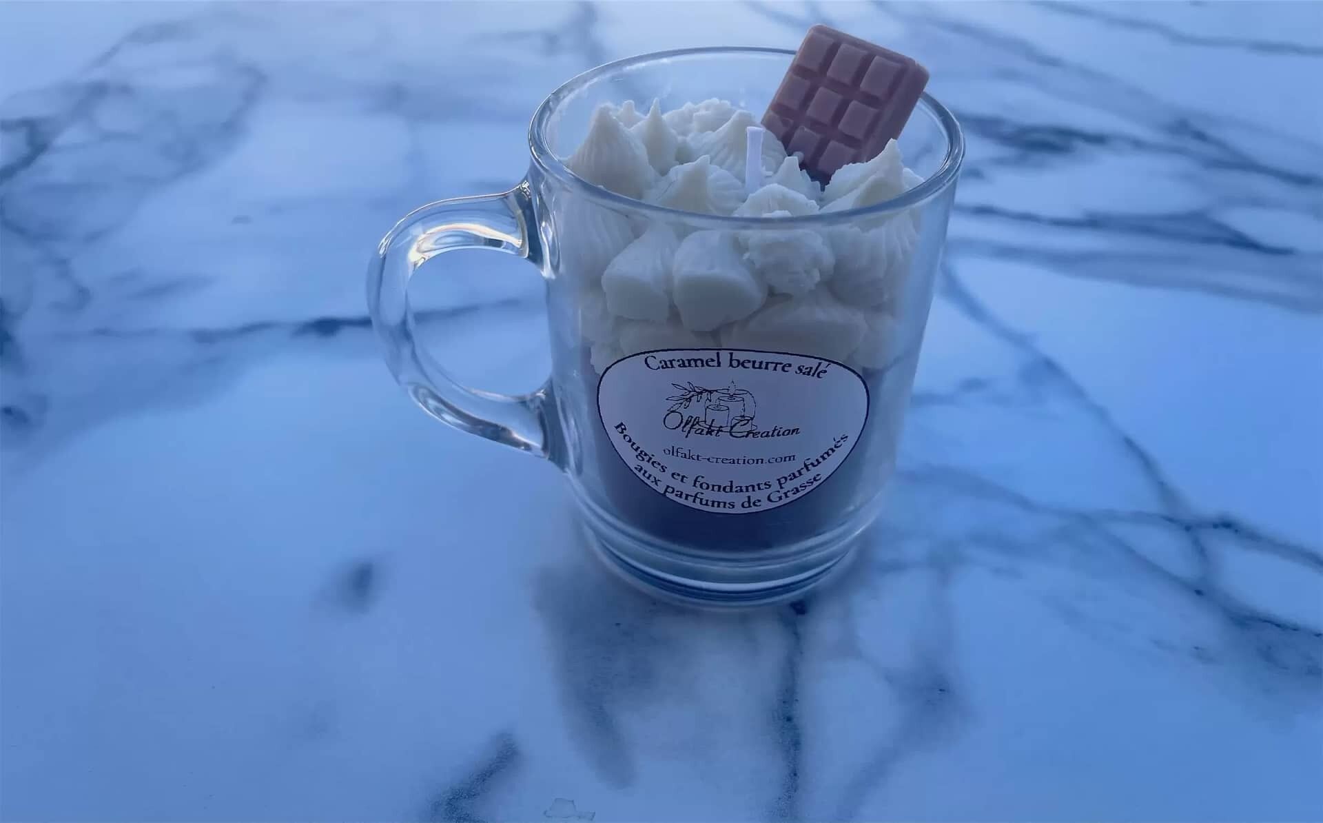 Gourmet candle scented with salted butter caramel