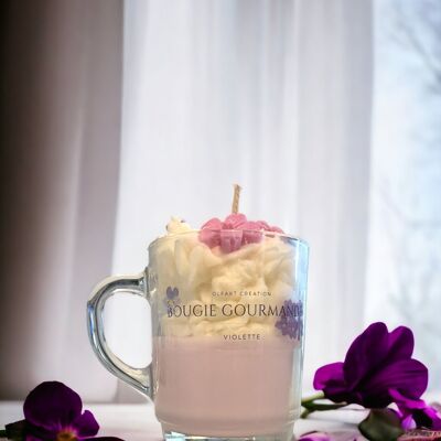 Gourmet candle scented with violet