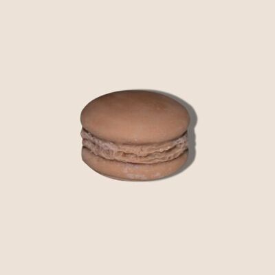 Fondant macaron flavored with salted butter caramel