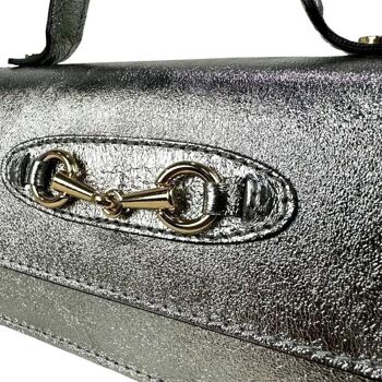 Sac à main pour femme en cuir effet brillant avec poignée en chaîne 7