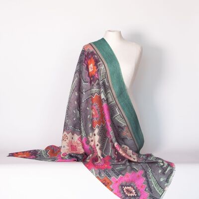 SCHAL - ÉCHARPE - SHAWLS – Schal aus feiner Wollmischung -  pink, grün, boho