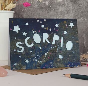 Carte découpée en papier du zodiaque Scorpion 1
