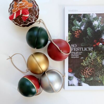 Boules de Noël en bois faites à la main, pendentifs en bois faits à la main, SET-A (Un ensemble de 5 pièces)
