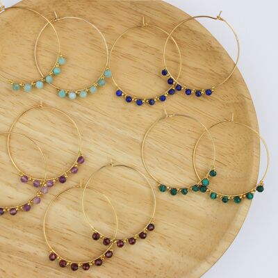 Set of 5 pairs of gold hoop earrings and natural stones