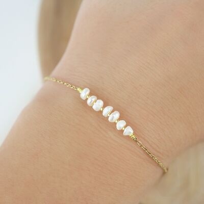Freshwater pearl and gold stainless steel bracelet