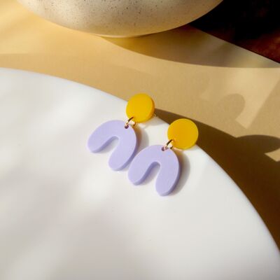 Golden yellow lilac arch arch earrings