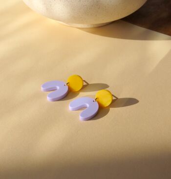 Boucles d'oreilles arche arc lilas jaune doré 2