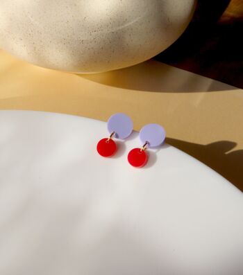 Boucles d'oreilles acryliques Big Dotty en rouge lilas 3