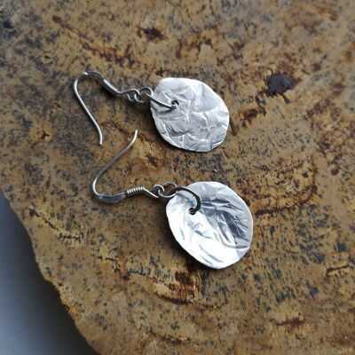 Hammered disc earrings