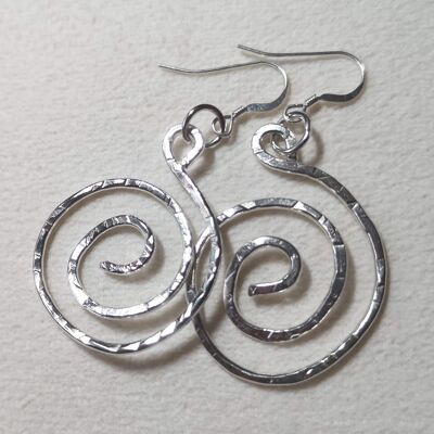 Boucles d'oreilles en spirale martelée II