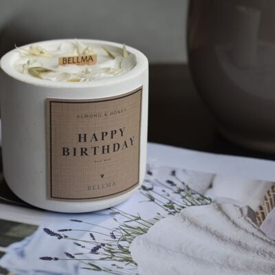 Duftkerze Happy Birthday mit eleganten Trockenblumen-Akzente für Freunde, Familie und dein Zuhause