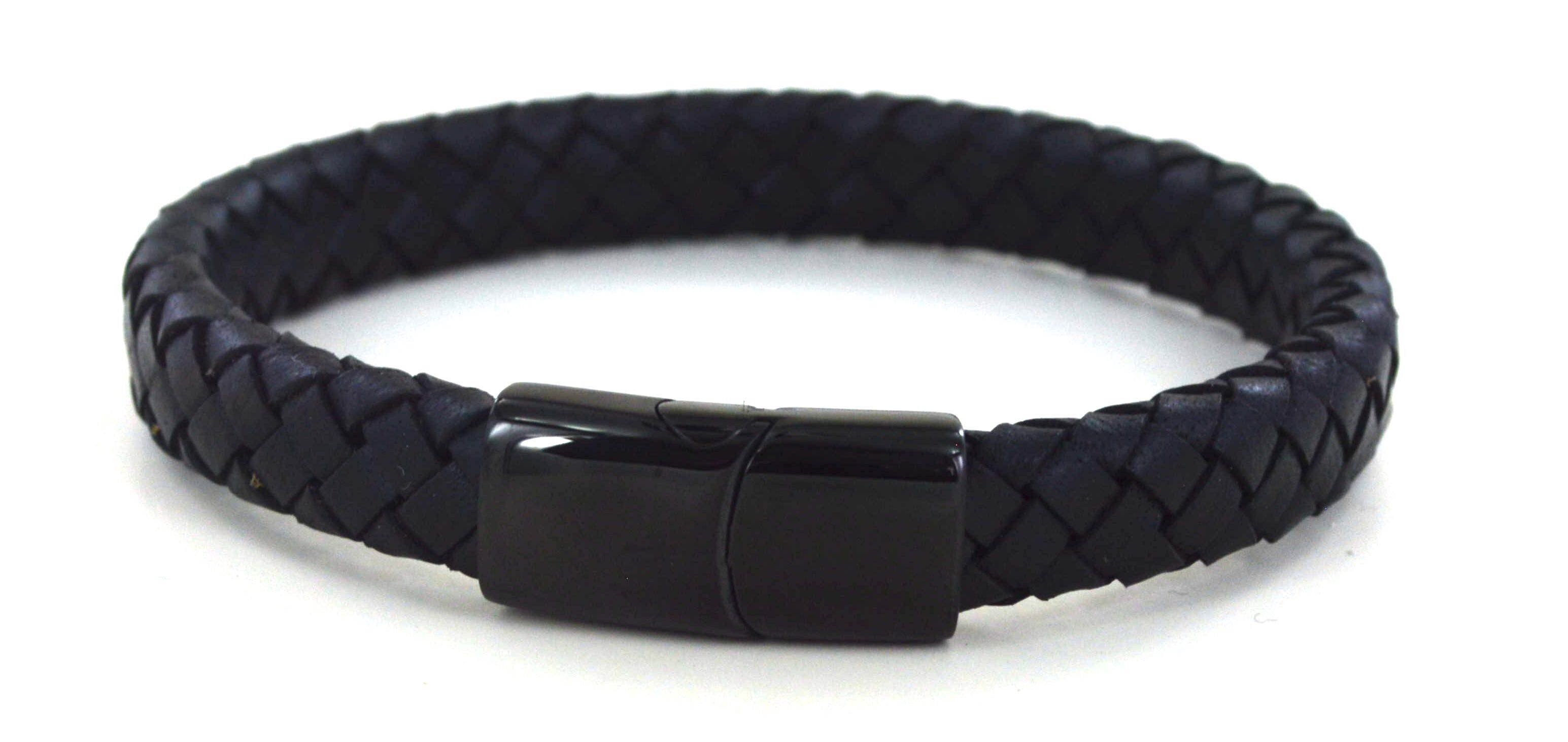 Cinturino in pelle e fibbia in acciaio nero