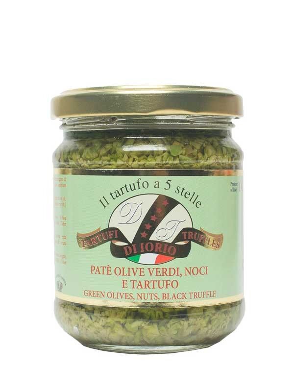 Grüne Oliven, Walnüsse und Trüffelpastete