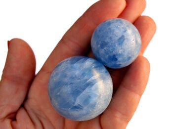 Lot de 1 kg de sphère de calcite bleue (10-11 pièces) – (25 mm – 40 mm) 5