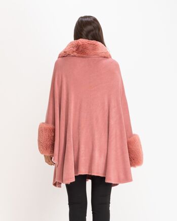 Poncho avec cape 4