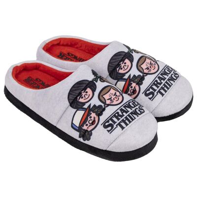 STRANGER THINGS OPEN HOUSE SLIPPERS - 2300006183