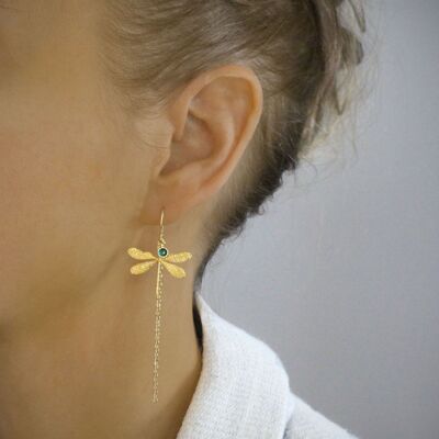 Goldene Libellen- und Smaragdkristall-Ohrringe