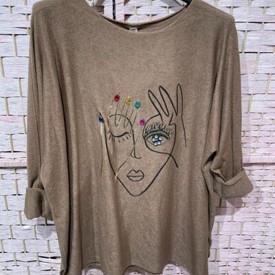 Long Sleeve T-shirt with Beautiful Design and One Size