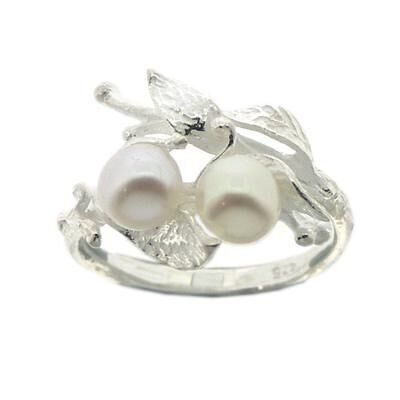 Anello con perla del giardino segreto in argento sterling in una scatola di taglia P +