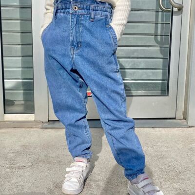 Mom jeans da bambina elasticizzati, a vita alta e dalla vestibilità ampia