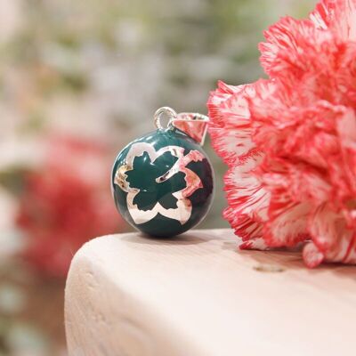 Daylily Emerald Green Silver Plated Pregnancy Bola
